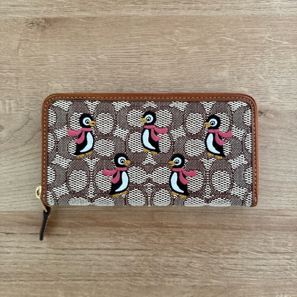 Coach Accordion Zip Wallet in Signature Textile Jacquard With Penguins